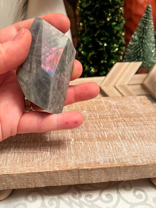 Labradorite Free Form